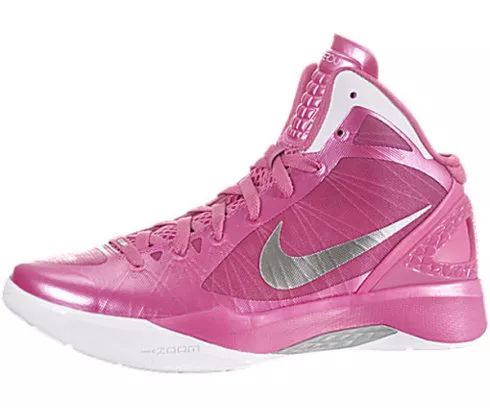  篮球鞋科技革新，新款战靴助力球员弹跳