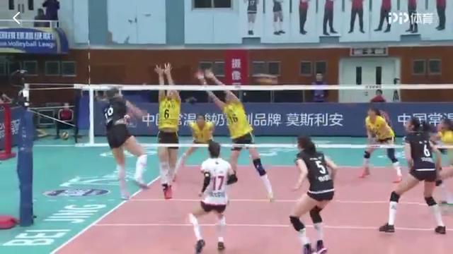  定位球防守现漏洞，致命失误葬送胜果