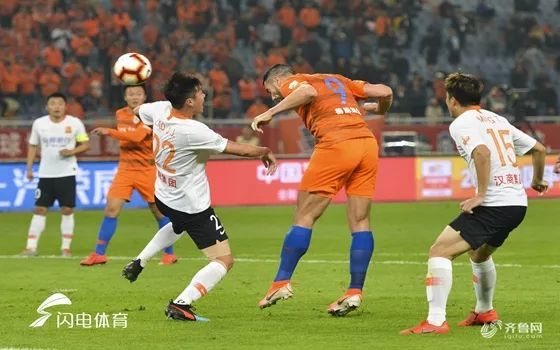  热那亚主场气势如虹，完胜下游球队  