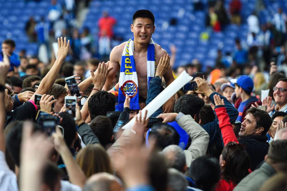  卡利亚里读秒绝杀，主场球迷沸腾庆祝  